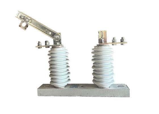 GW9-10/630A High Voltage DC Disconnect Switch Automatic Reset Installed On Overhead Power Lines For Protection